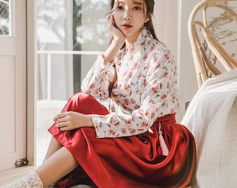 Rosen Print Hanbok Set | Lebhafter roter Wickelrock & Floral Jeogori | Romantisches K-Fashion Kleid