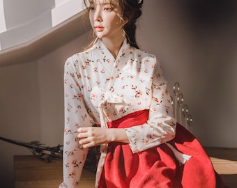 Cord Hanbok Set | Weinroter Wickelrock & Blumen Print Jeogori | Romantisches K-Fashion Kleid