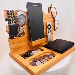 Wooden Docking Station & Charging Stand—Desk Organizer for Phone, Watch,  Accessories—Gift for Him, Friend, or Dad. Desk Organization Stand.