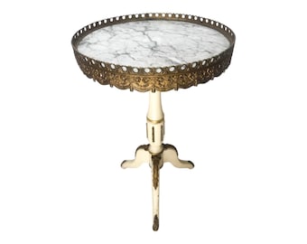 Mesa de café/vino antigua victoriana redonda de madera con tapa de mármol y soporte trípode de bronce dorado, fabricada en Francia.