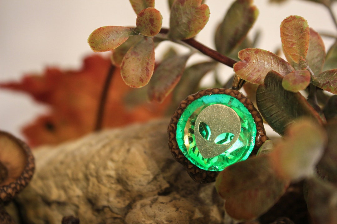 Alien Circuit Acorn Pendant Necklace Glow in the Dark Natural Jewelry ...