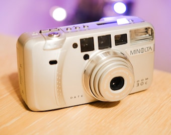 Minolta Zoom 130C Datum | Getestete 35-mm-Kompaktkamera