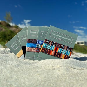 Lot d&#39;élastiques pour cheveux durables fabriqués à partir de plastique 100 % recyclé. Lot de 5 pour le prix de 4. Pour homme et femme.