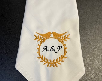 Embroidered white wedding napkins, 100% cotton white napkins, personalised wedding napkins, initials Napkins, customisable napkins,