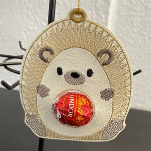 Porta cioccolatini a forma di riccio fatto a mano e ricamato, porta cioccolatini appeso, regalo per San Valentino, regalo per Pasqua, porta cioccolatini per San Valentino