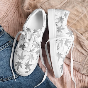 Marijuana Leaf Pattern | Silver Leaf All-Over Print | Women’s lace-up canvas shoes