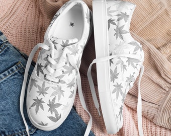 Marijuana Leaf Pattern | Silver Leaf All-Over Print | Men’s lace-up canvas shoes