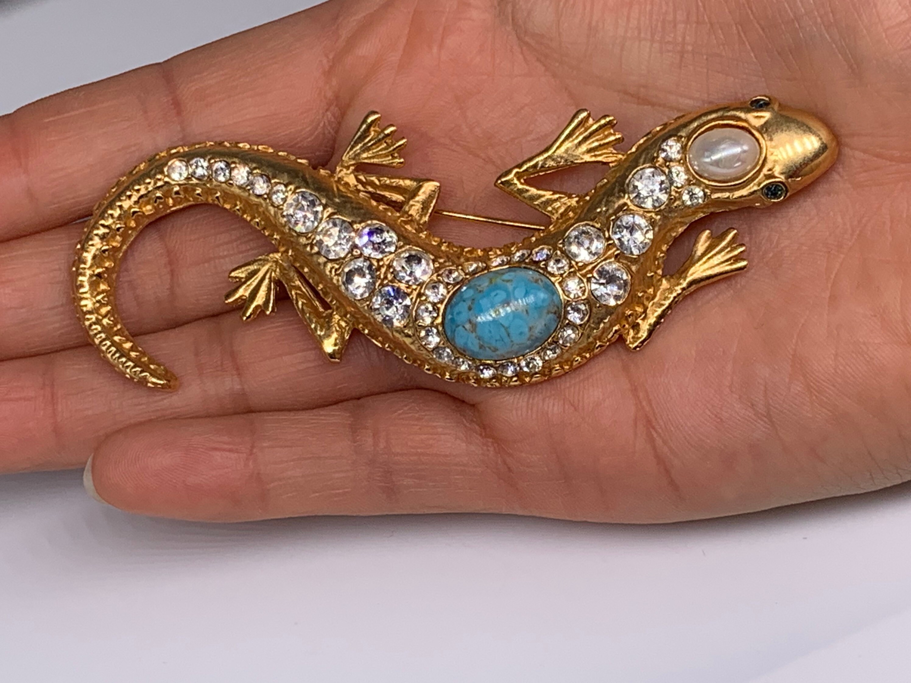 Salamander brooch shop