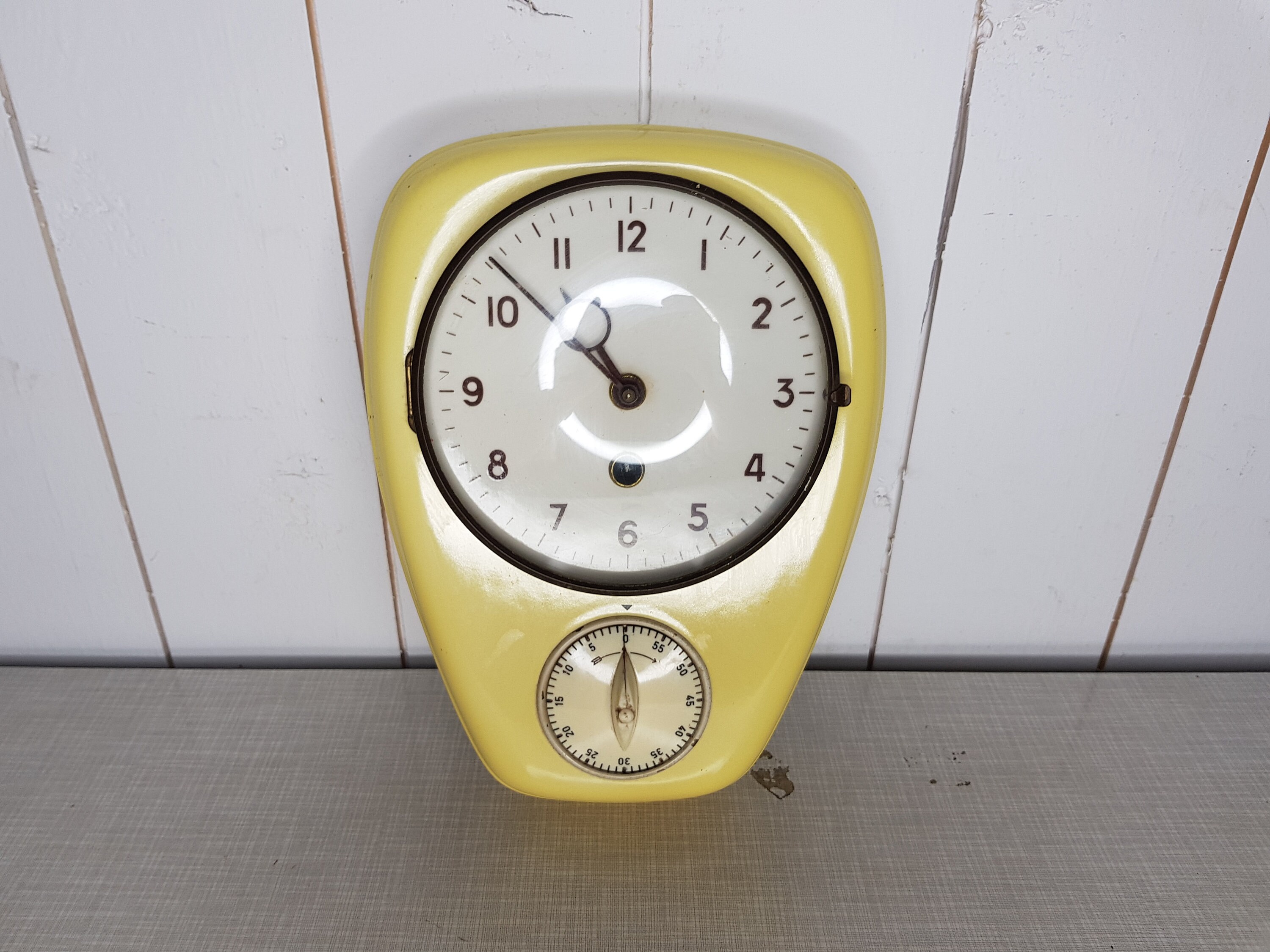 The Classic Kitchen Timer Wall Clock