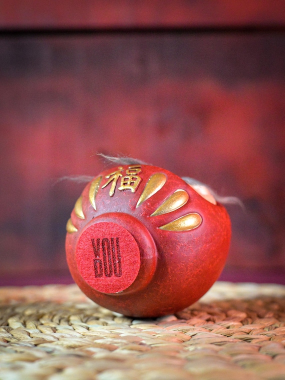 アクセサリー Red Daruma Doll Charm Shirakawa Daruma Doll “I” Handmade Good Luck Charm Red Doll