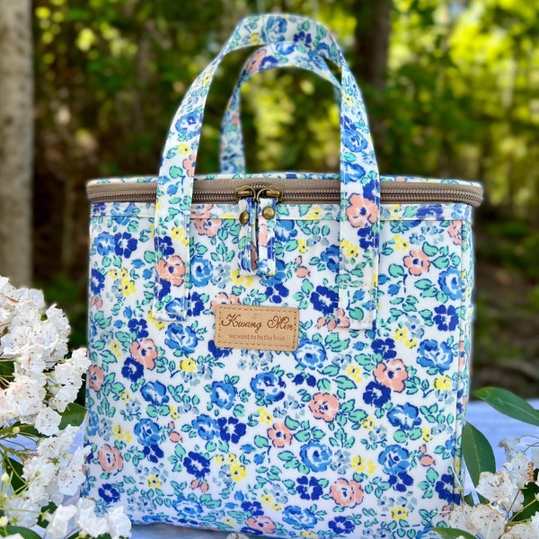 Blue Blooming Insulated Lunch Bag for Women,Reusable Large Lunch Box Cooler for Office,Picnic,School,Outdoors,Waterproof,Ideal Floral Gift