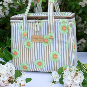 White Daisy Insulated Lunch Bag for Women,Reusable Lunch Cooler for Office,School,Picnic,Beach,Premium Fabric,Ideal Floral Gift for BTSchool