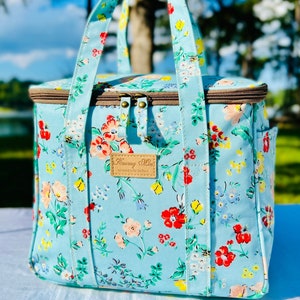 Extra Large Blue Floral Insulated Lunch Bag for Women,Reusable LunchBox Cooler for Office,Picnic,Beach,Outdoors.Waterproof,Ideal Floral Gift