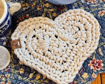 Farmhouse Crochet Heart Trivet: Cotton Rope, Ivory-Toned