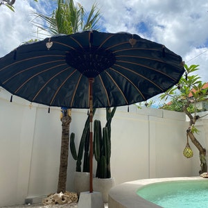 Parasol indonésien noir traditionnel de 3 mètres | | de style boho | de style Bali | de style Ibiza | de décoration de jardin