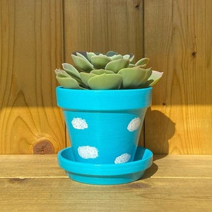 Pintado a mano / Nubes / Maceta de terracota azul / 11 cm / Jardinera con platillo y orificio de drenaje / Jardinera de interior / Maceta pintada / Cielo