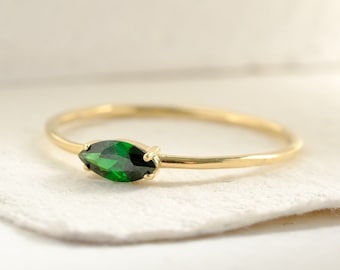 Marquise Shapely Emerald Birthstone Ring, 10K 14K 18K Gold Personal Custom Band Women, Stacking Permanent Jewelry, Birthday Gifted Ring Her