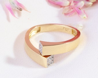 Spiral Diamond Gold Ring, Cz Moisanite Bold Band, 10K 14K 18K Gold Dainty Cluster Ring Girl, Unique Designer Ring, Dotted Diamond Jewelry
