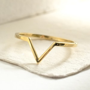 V Shape Chevron Ring 14K Solid Gold, Wavy Contoured Knuckle Ring Deep V Ring Gold, Wave Curved Ring Nested Wishbone Ring Women