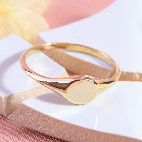 Signet Ring Gold Women, Custom 10K 14K 18K Tiny Signet Stacking Ring, Personalized Stackable Ring Girl, Dainty Circle Pinky Finger Band Her