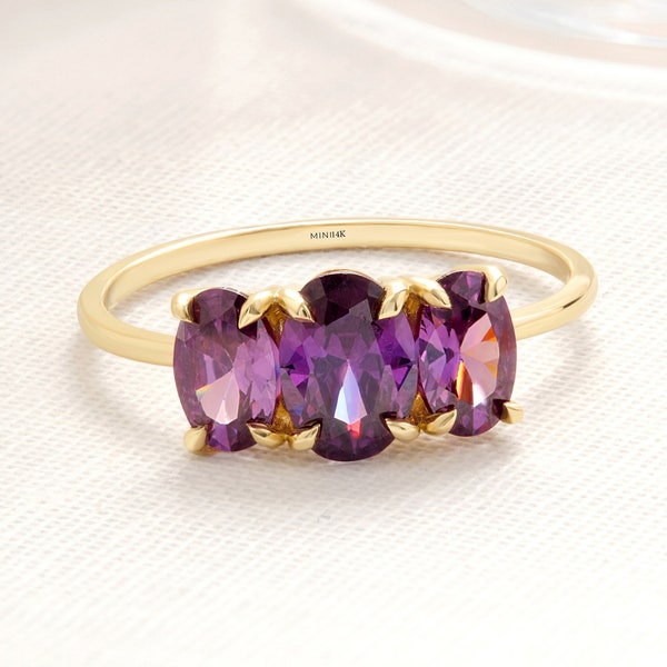 Three Amethyst Birthstone Ring Gold, 10K 14K 18K Gold Family Birth Month Stone Ring Mothers, Customized Purple Gemstone Ring Gifted Women