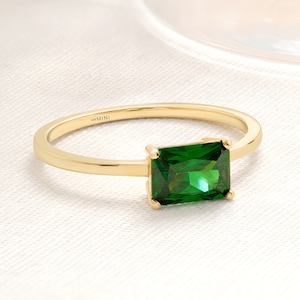 Emerald Ring Gold, Emerald Engagement Ring, Baguette Ring, Emerald Green Ring, Handmade Jewelry Women, Birthstone Ring, 14K Solid Gold Ring