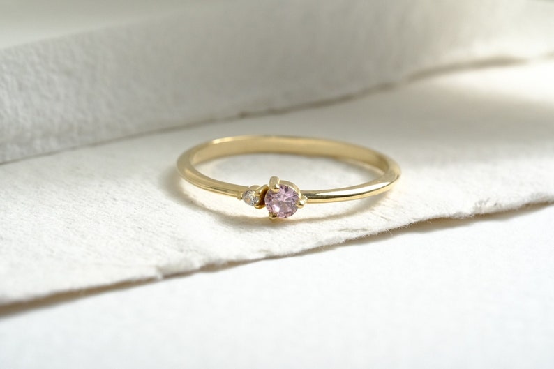 Here is Oval Morganite Diamond Engagement Ring for bride. Our Dainty Customized Moissanite Pre-Wedding Ring will be perfect morganite engagement ring for girlfriend, women, fiancee or bride!