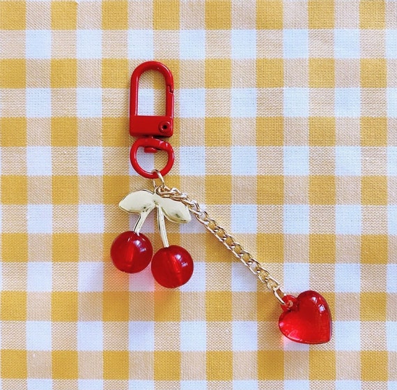 アクセサリー cheri_chanman Red Heart Cherry Keyring, Cute Cherry Keychain for AirPod Case