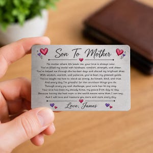 Gepersonaliseerde portemonneekaart voor mama van zoon, zoon aan moeder, metalen portemonnee-inzetstuk, geborsteld metaal, gedicht, aandenken, cadeau voor mama, ik hou van je mama