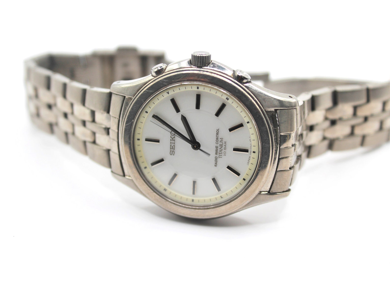 seiko radio wave control titanium