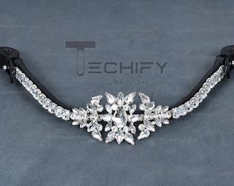 Cabezada de cristal brillante: accesorio de cuero para brida de caballo