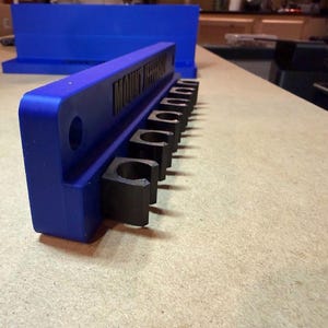 Customizable 6-Cue Wall Rack – Billiards Stick Holder, Game Room Mount