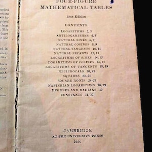 De Cambridge viercijferige wiskundige tabellen Studentenboekenbibliotheek Vintage antieke naslaggids Boek kerstcadeau kousvuller