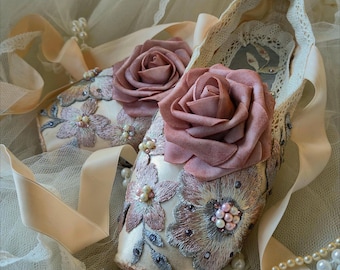 Vintage Shabby Chic Decorated Pointe Shoe, Ballet Gift, Ballet Keepsake, Ballet Room Decoration, Interior Design