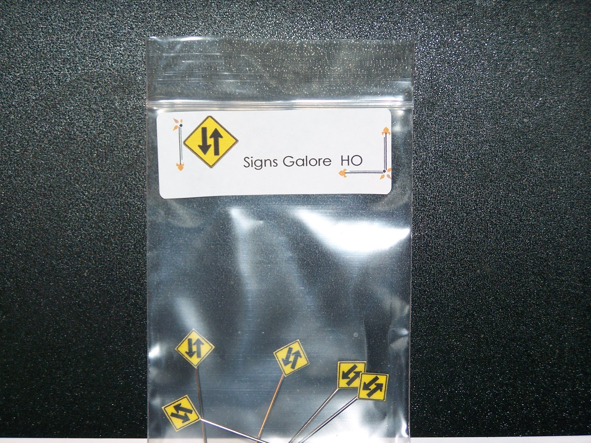 Model Train 5 Two Way Traffic Sign HO Scale Street Signs Layout Details