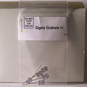 Model Train 5 &quot;Do not Stop on Tracks&quot; signs N scale for Layout Details