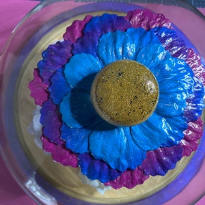 Le Fleur rotating cake stand with glass dome cover.