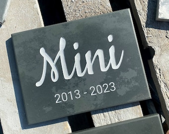 Pet Memorial Name & Date Plaque for Gardens | Comes with One 1ft Wooden Posts and Screw Fixings | Personalise with Your Pets Details