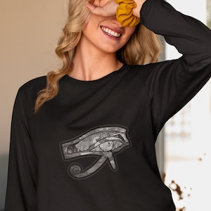 Eye of Horus Graphic Tee - Unique Egyptian T-shirt
