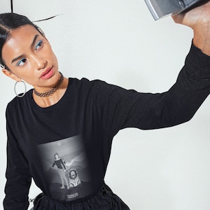 Camiseta de Tarot de Fuerza - Top unisex para lectores de Tarot y buscadores espirituales