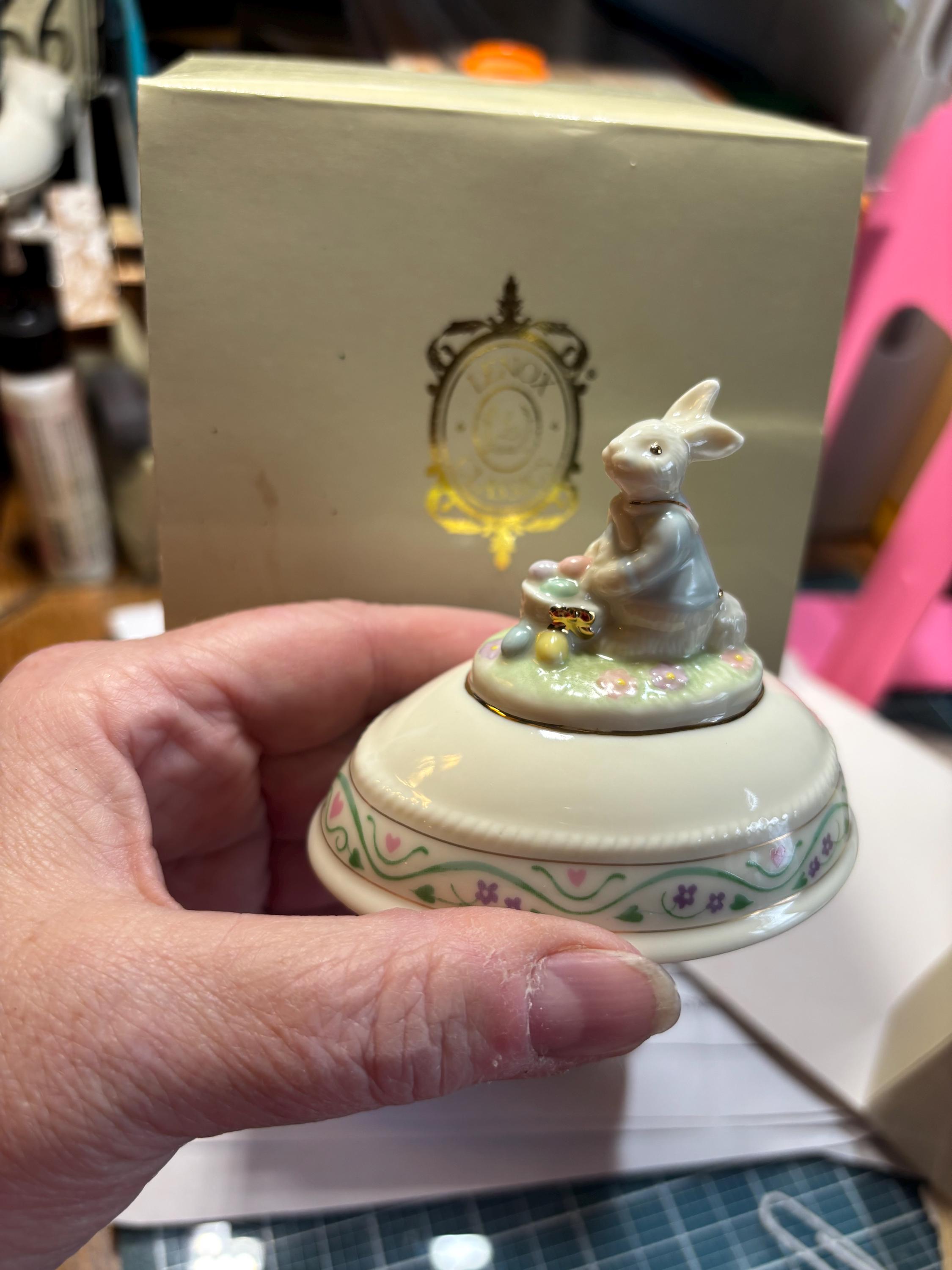 lenox ライナス ビンテージ イースター 陶器 フィギュア - メルカリ