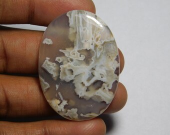 Cabujón de ágata en forma de aguja hecho a mano (47 cts)