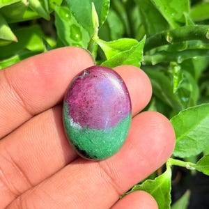 Handgjord Ruby Zoisite Cabochon ädelsten (30 x 22 mm, 42Cts)