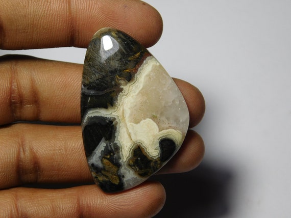 Black lace agate discount