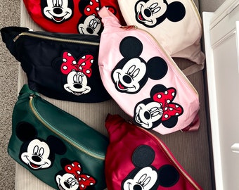 Mickey Minnie JUMBO Fanny Pack Gürteltasche Crossbody Bag Erwachsene Reisetasche Disney Tasche Chenille Patches Geschenk für Sie Geburtstagsgeschenk angenäht