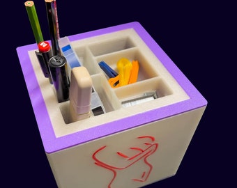 Schreibtisch-Organizer mit Neon-LED Motiv "Kiez", stylische und nachhaltige Stiftebox aus recyceltem Materialien hergestellt. Neon Schild