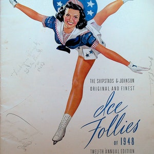 Könnte beinhalten: Vintage Ice Follies von 1948 Poster. Eine Frau in einem patriotischen Outfit läuft anmutig Schlittschuh, die Arme ausgestreckt. Das Poster hat ein blau-weißes Farbschema mit Sternakzenten. Text enthält "Ice Follies" und "Twelfth Annual Edition."