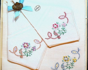 Mouchoirs en Coffret Cadeau vintage Swiss Hand Loom Broderie Fleur Design