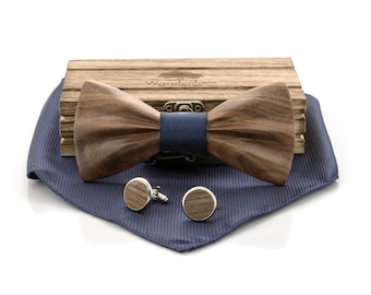 Noeud papillon en bois de cœur bleu foncé de Woodenlove