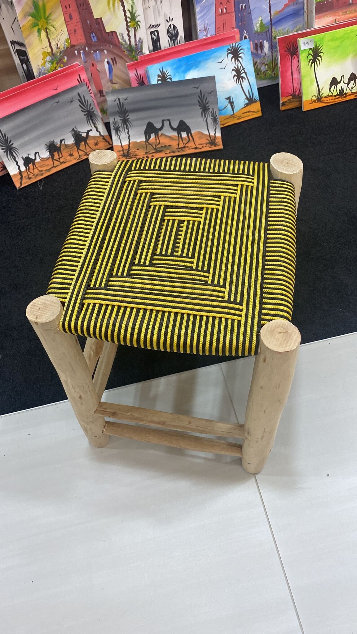 Tabouret en Tissu Jaune à Rayures Noires